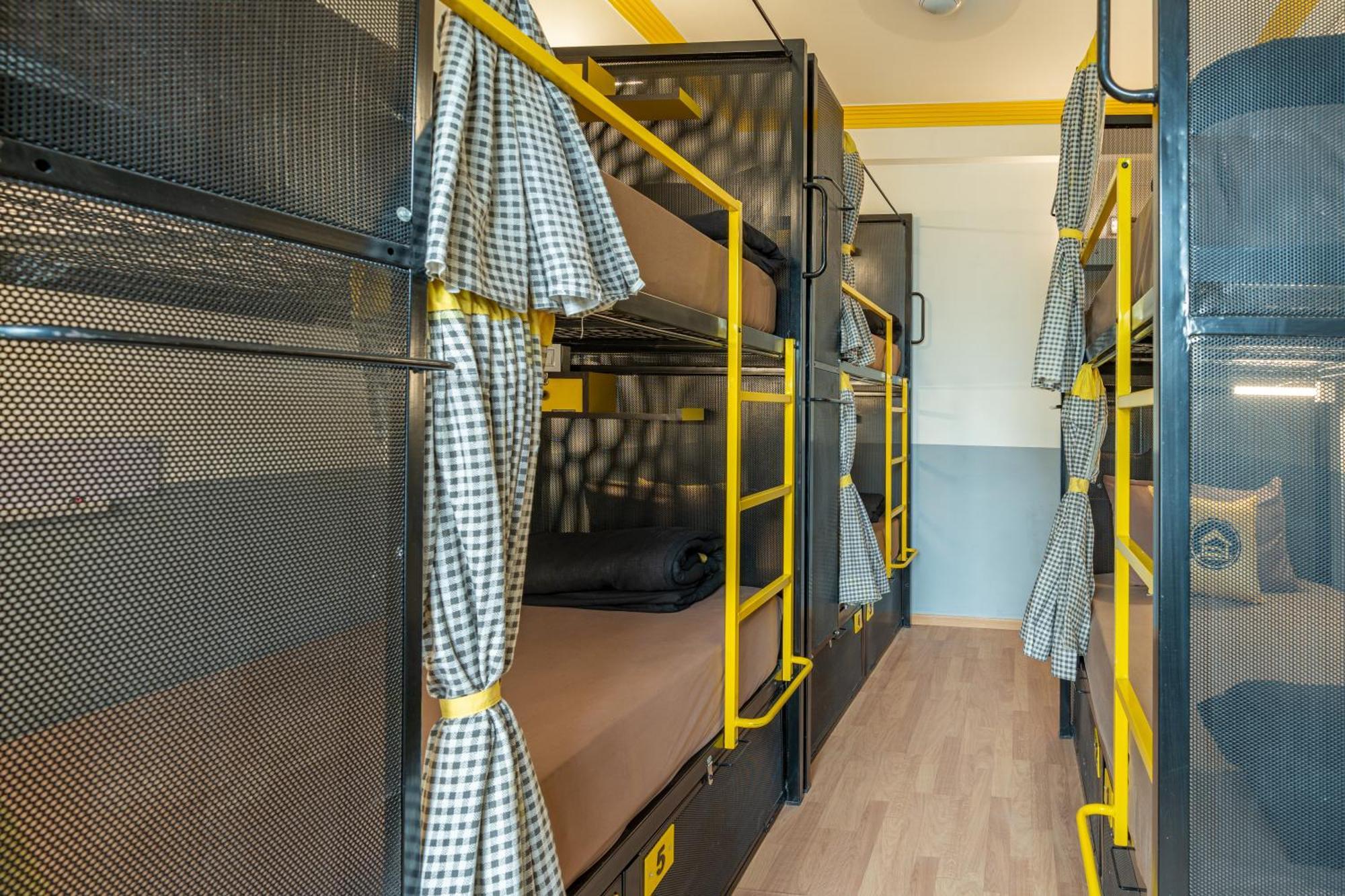 The Hosteller Delhi ニューデリー エクステリア 写真