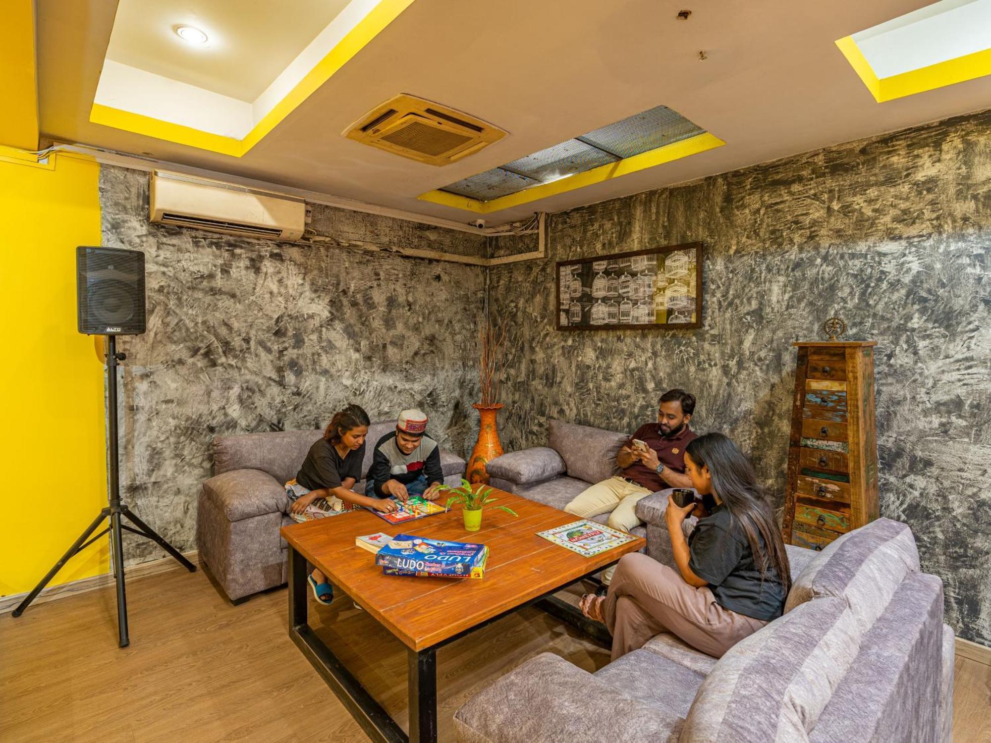The Hosteller Delhi ニューデリー エクステリア 写真